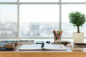 Clear the clutter! Tips to organize your desk